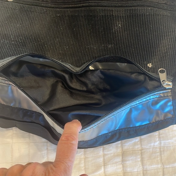 Cosmetic toiletry travel organizer double zipper compartments pockets hanger - Picture 11 of 11